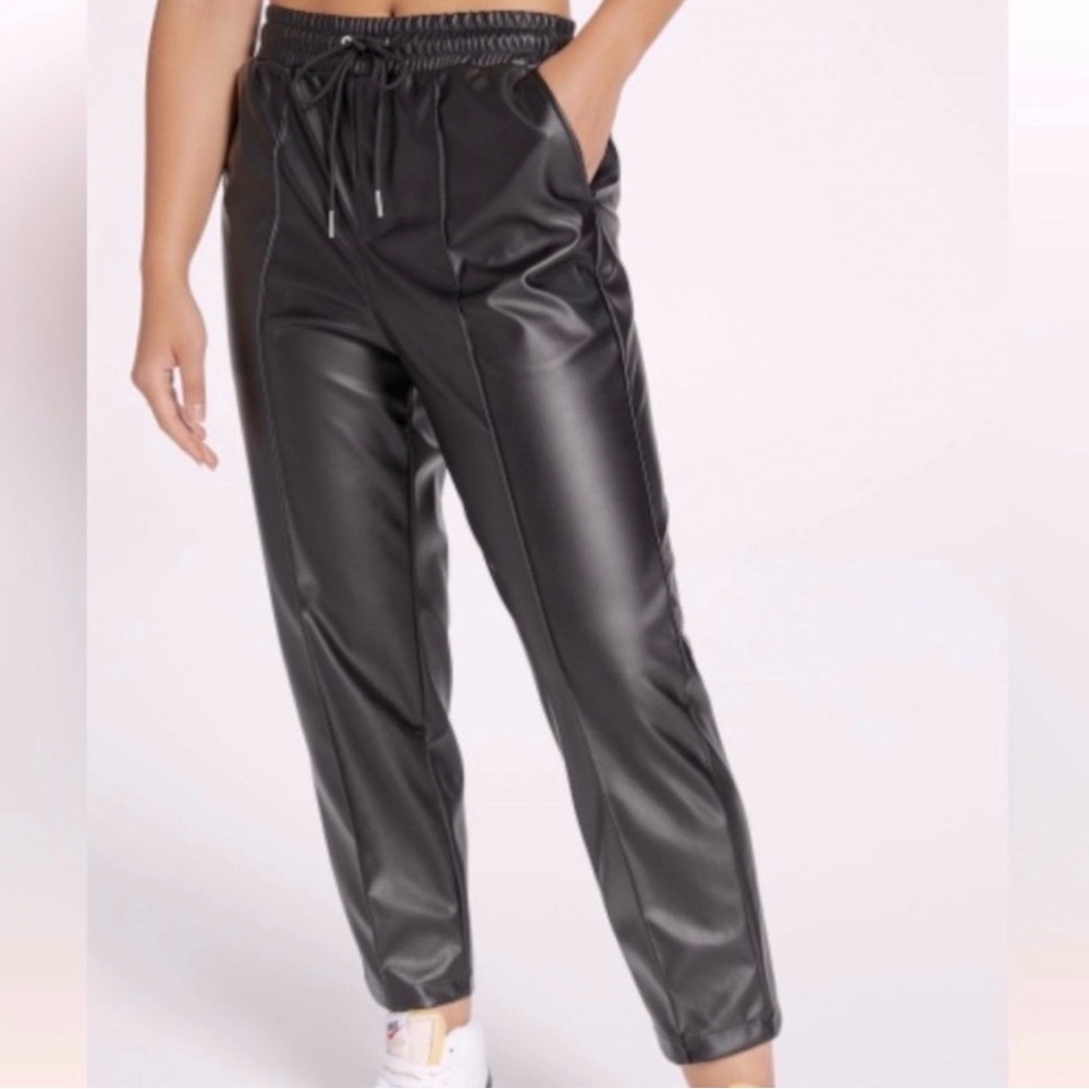 CALIA by Carrie Underwood Women's Faux Black Ath-Leather Pants Women’s L